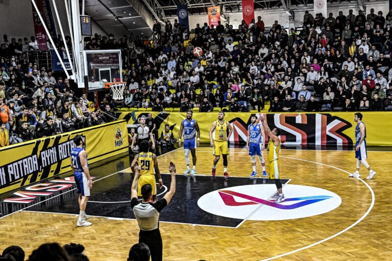 Mersin Büyükşehir Basketbol 76-72 galip